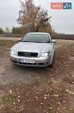 Седан Audi A4 2004 в Смілі