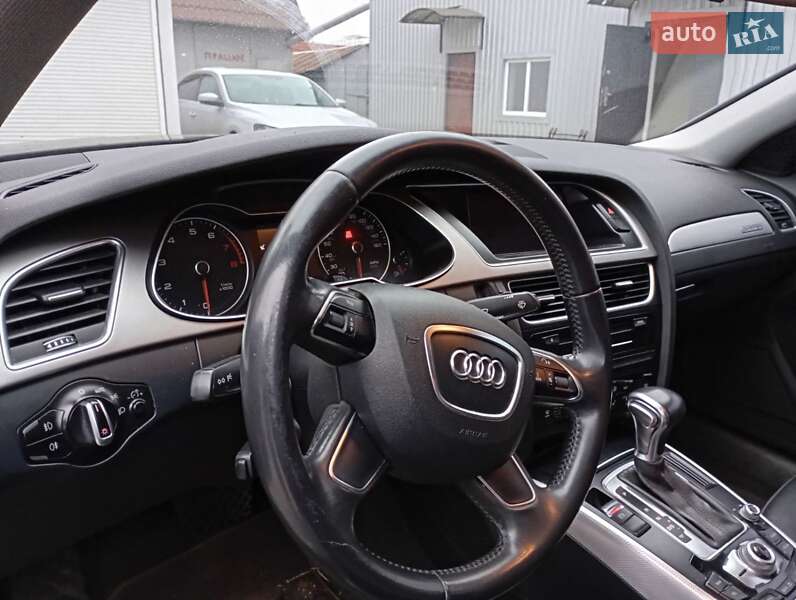 Седан Audi A4 2014 в Городищеві
