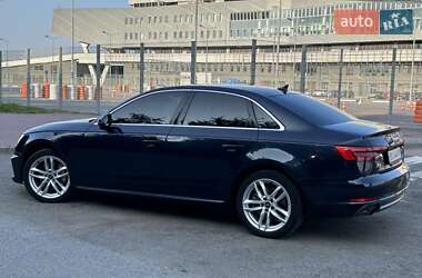 Седан Audi A4 2016 в 