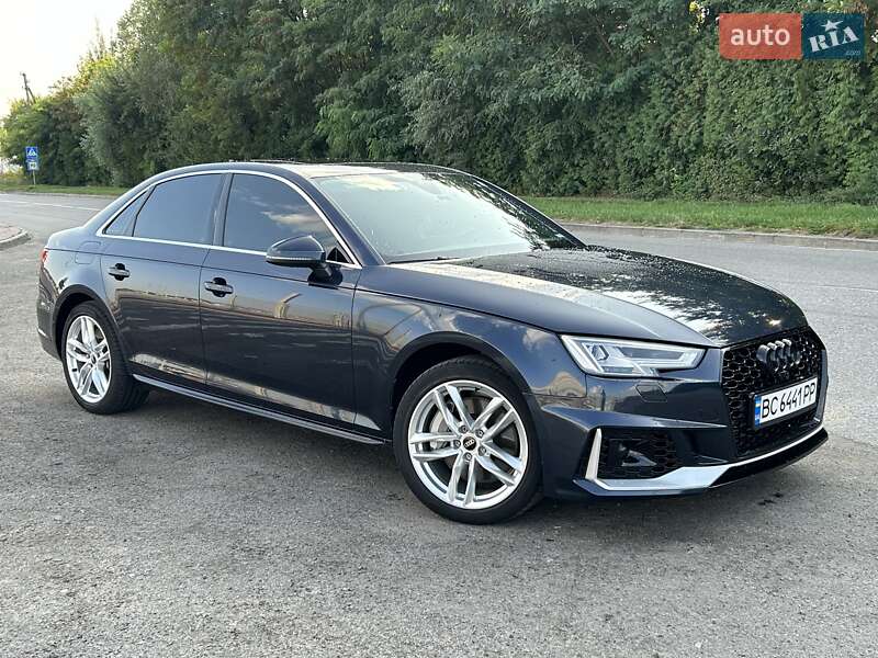 Седан Audi A4 2016 в Львові