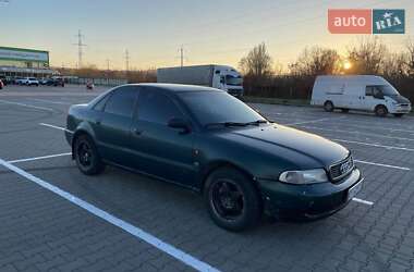 Седан Audi A4 1995 в Чернівцях