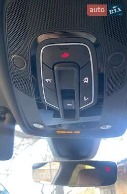 Седан Audi A4 2020 в 