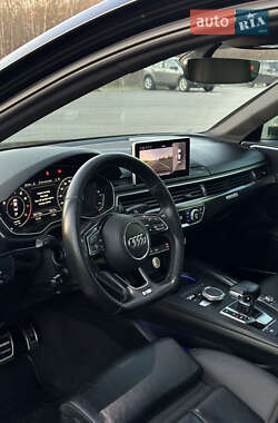 Седан Audi A4 2016 в Киеве