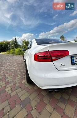 Седан Audi A4 2012 в Прилуках