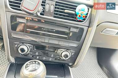 Седан Audi A4 2012 в Прилуках