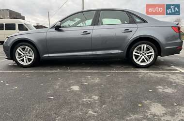 Седан Audi A4 2017 в Ровно