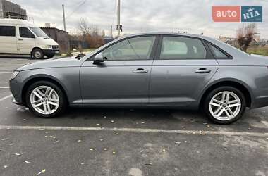 Седан Audi A4 2017 в Ровно