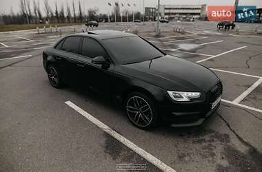 Седан Audi A4 2017 в Львові