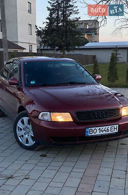 Седан Audi A4 1998 в Бучаче