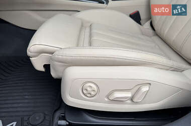 Седан Audi A4 2020 в 