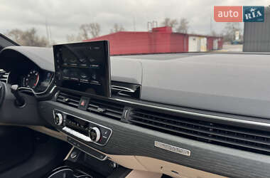 Седан Audi A4 2020 в 