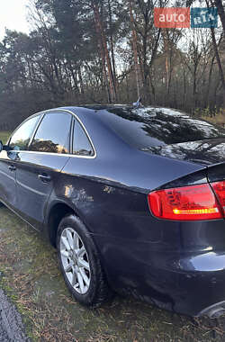 Седан Audi A4 2011 в Луцке