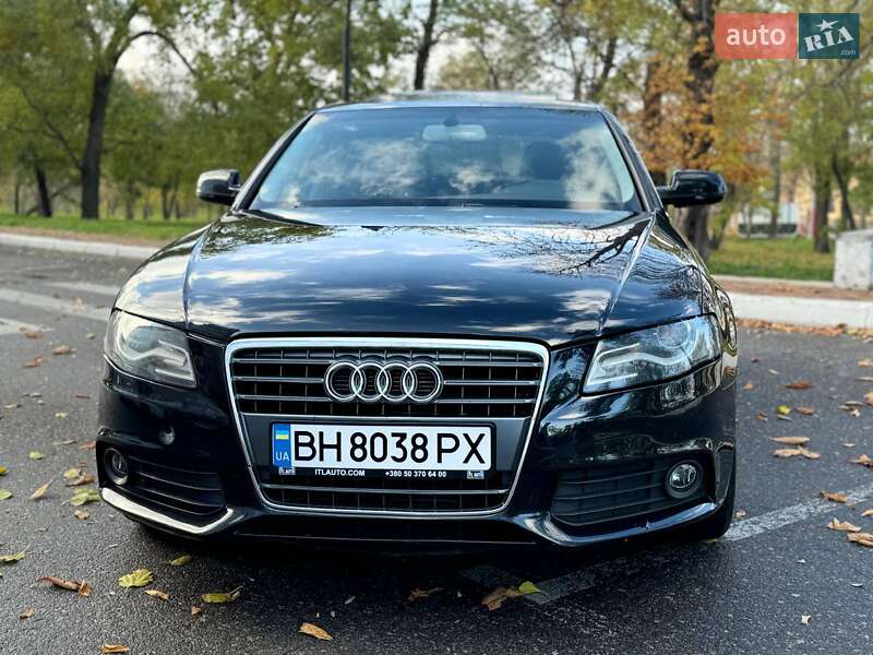 Седан Audi A4 2011 в Одесі