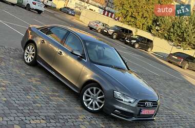 Седан Audi A4 2014 в Луцке