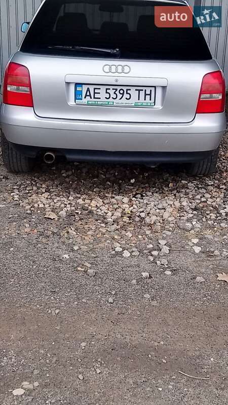 Седан Audi A4 2000 в Кривом Роге