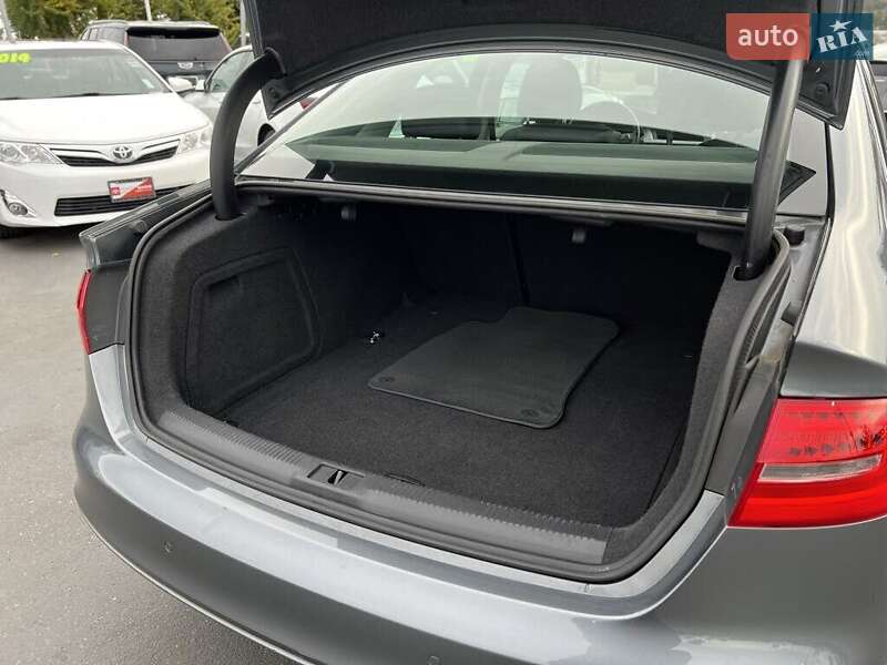 Седан Audi A4 2014 в Львове