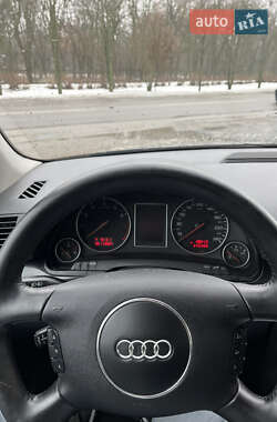 Седан Audi A4 2002 в 