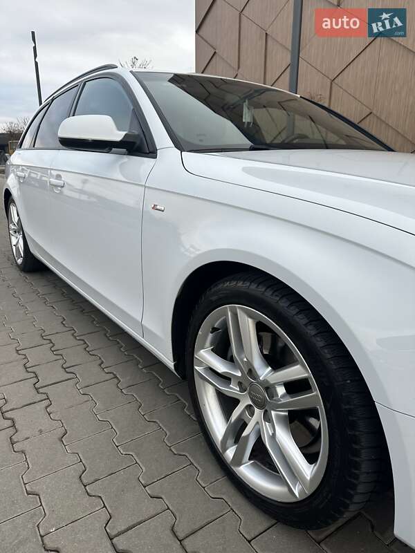 Універсал Audi A4 2014 в Мукачевому