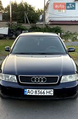 Седан Audi A4 1998 в Мукачево