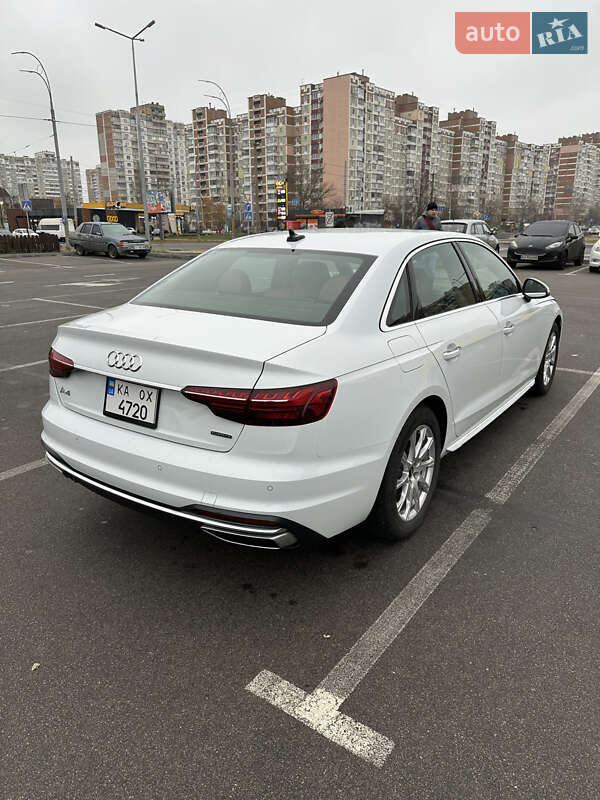 Седан Audi A4 2022 в Києві