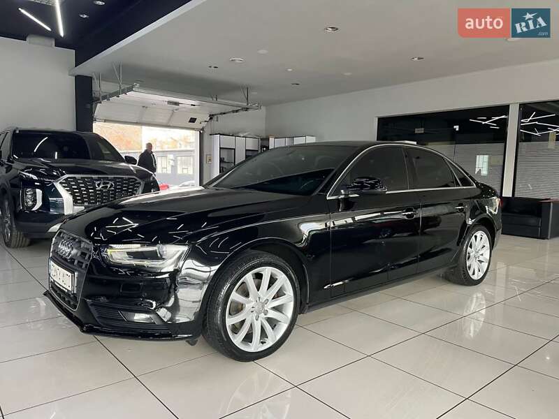 Седан Audi A4 2015 в Киеве