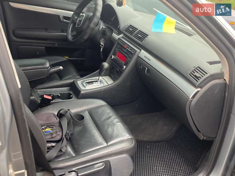 Седан Audi A4 2008 в Южном