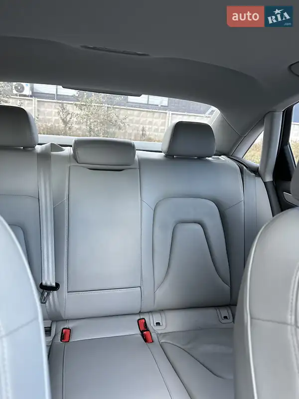 Audi A4 2014 VIN WAUBFAFL0FN008512 фото оголошення 14 з 69