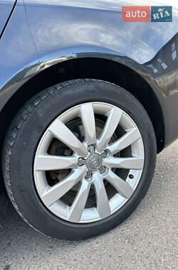 Седан Audi A4 2014 в 