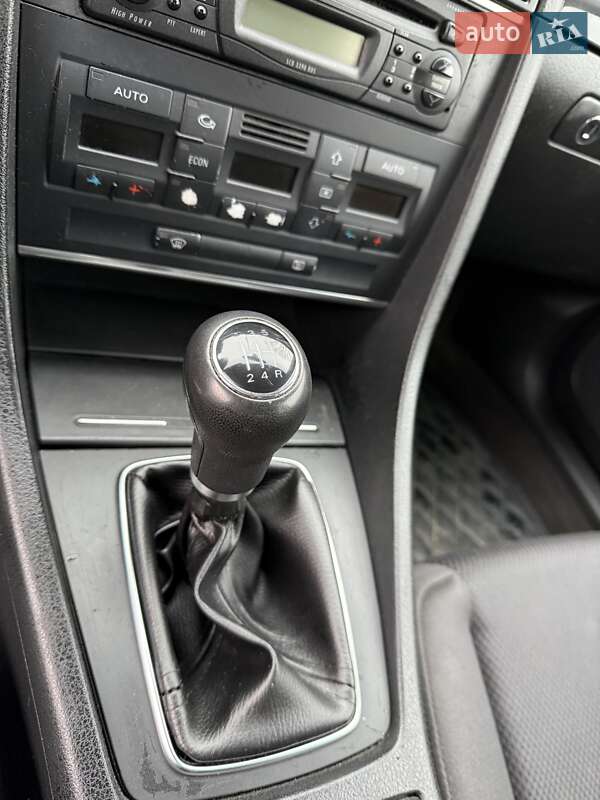 Седан Audi A4 2003 в Днепре