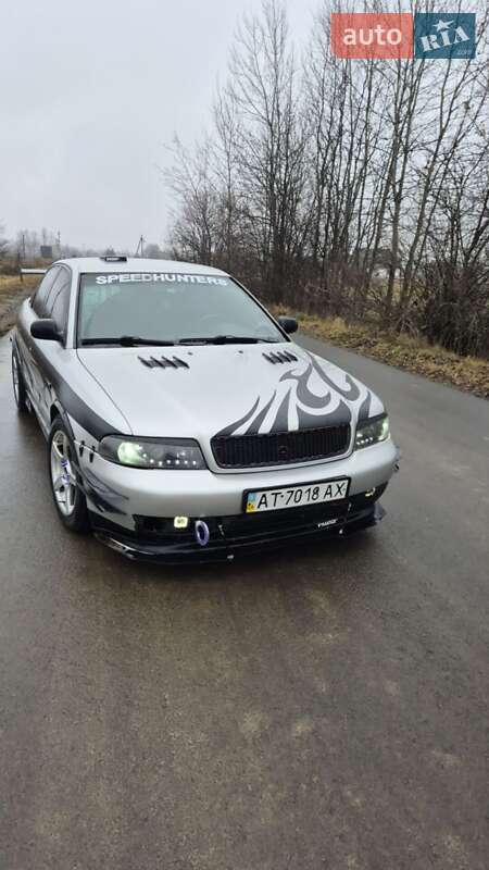 Седан Audi A4 1995 в Богородчанах