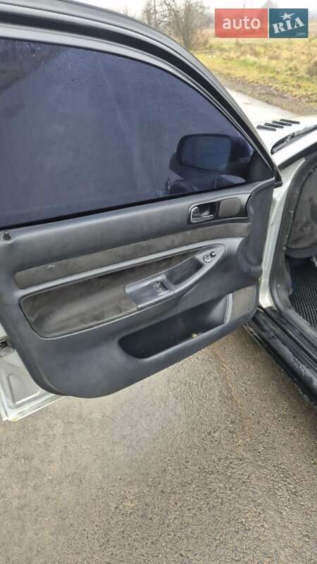 Седан Audi A4 1995 в Богородчанах