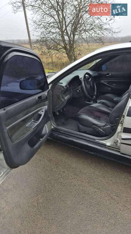 Седан Audi A4 1995 в Богородчанах