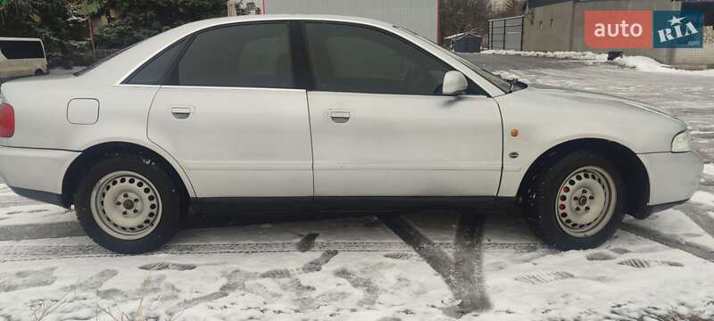 Седан Audi A4 1998 в Харькове