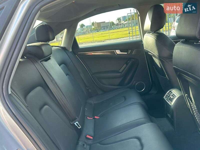 Седан Audi A4 2014 в Львове
