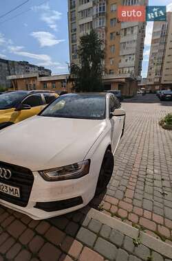 Седан Audi A4 2015 в Львове