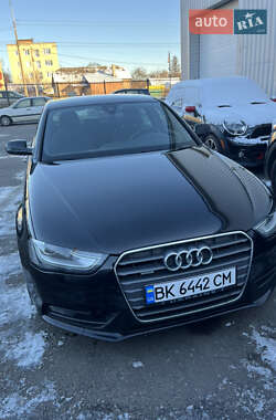 Седан Audi A4 2014 в Рівному