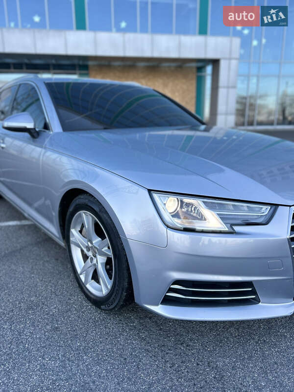 Универсал Audi A4 2016 в Днепре