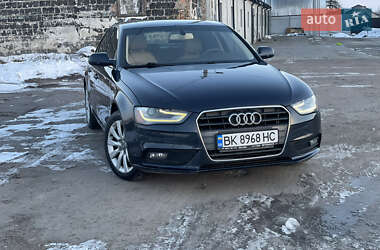 Седан Audi A4 2012 в Рівному