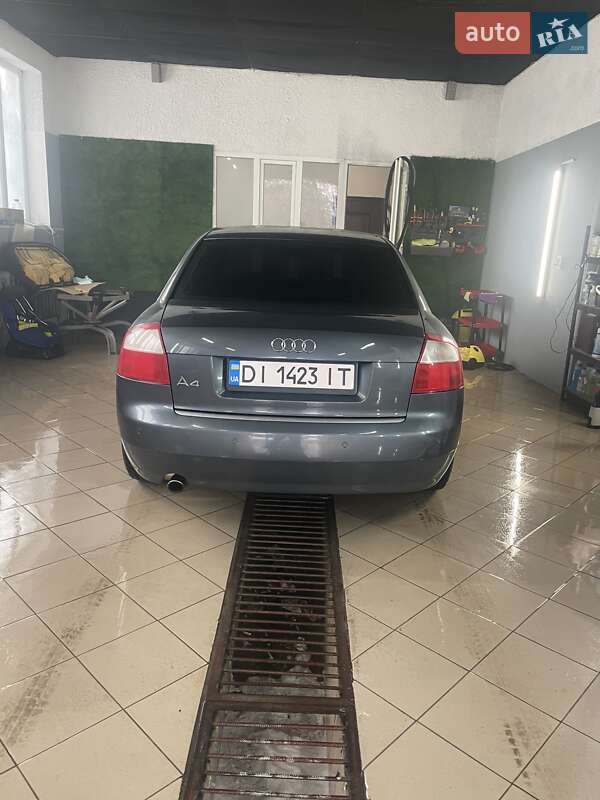 Седан Audi A4 2001 в Золочеве