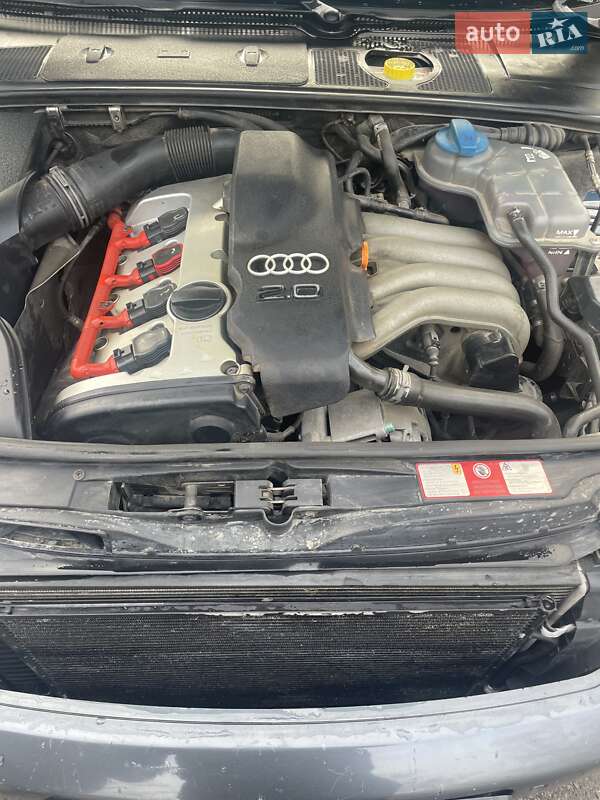 Седан Audi A4 2001 в Золочеве