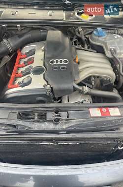 Седан Audi A4 2001 в 