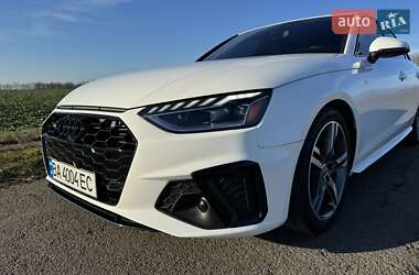 Седан Audi A4 2020 в 