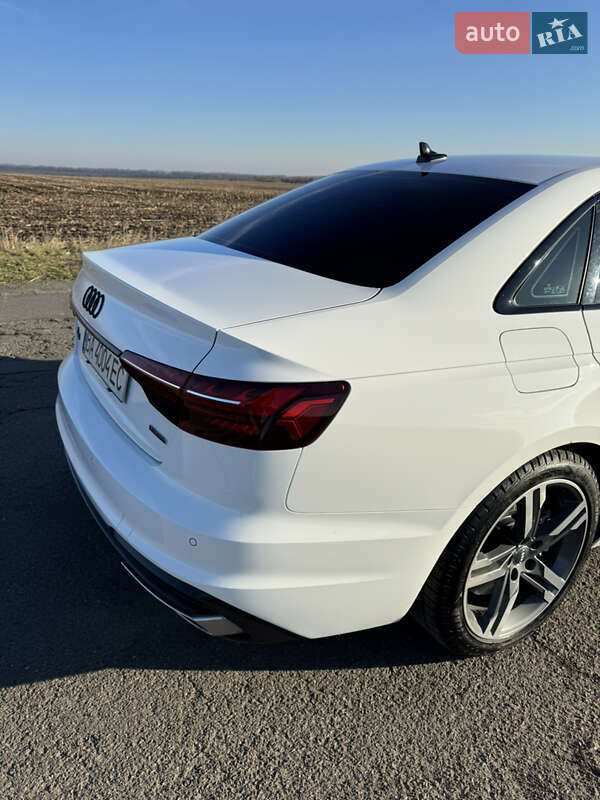 Седан Audi A4 2020 в Гайвороне