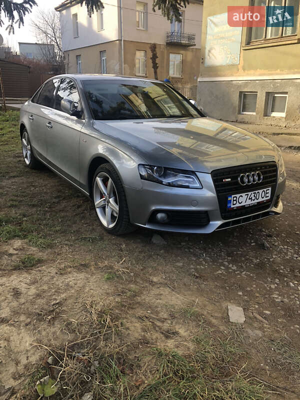 Седан Audi A4 2011 в Самборі