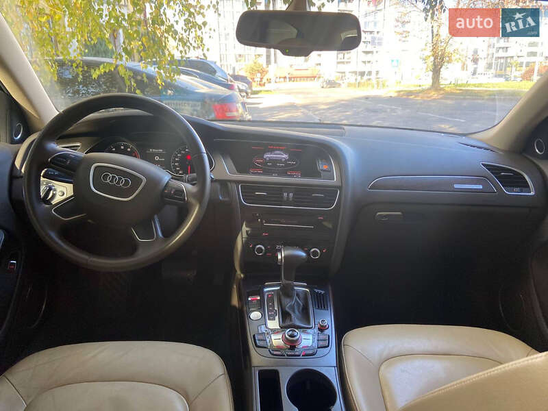 Седан Audi A4 2013 в Львові