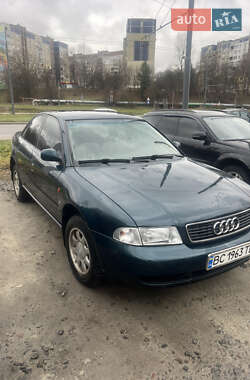 Седан Audi A4 1996 в Львові