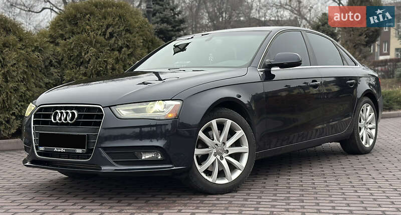 Седан Audi A4 2012 в Киеве