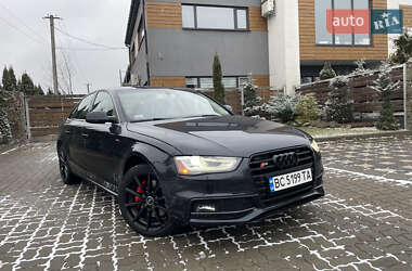 Седан Audi A4 2013 в Стрию