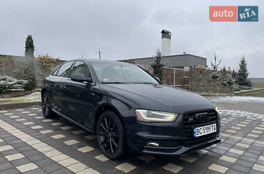 Седан Audi A4 2013 в Стрию