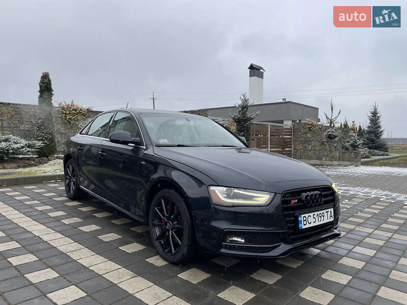 Седан Audi A4 2013 в Стрию